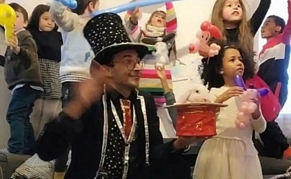 Magicien avec les enfants