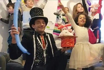 Polino Magicien Jongleur et Sculpteur de Ballons