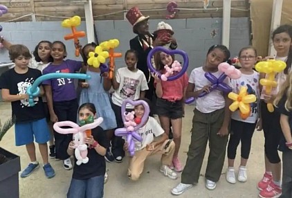 Magicien, sculpteur de ballons