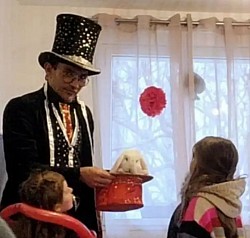 Polino le Magicien Jongleur et Sculpteur de Ballons
